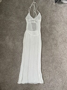 Lightweight White Knit Sleeveless Top